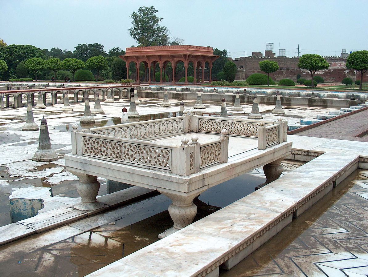 Shalimar Gardens Lahore – History, Tours, and Ticket Prices