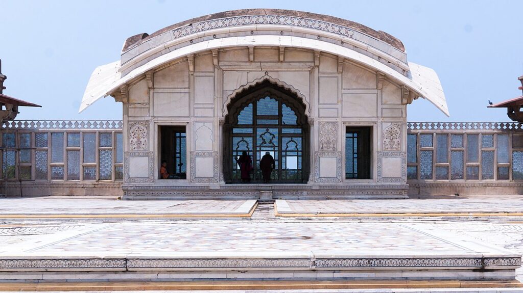 The marble Naulakha Pavilion is one of the most iconic sights at the fort. (Photo Credit: Wikipedia)