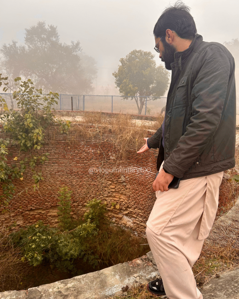 Archaeologists are identifying the garbage inside the seven ascetic wells.