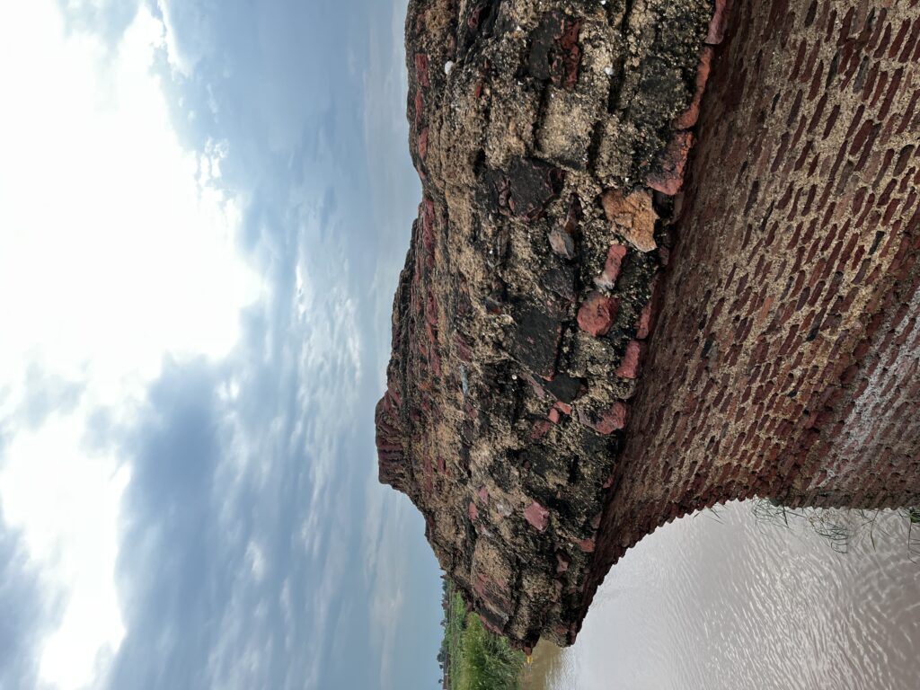 Hidden historical place in Lahore showing Mughal bridge remains